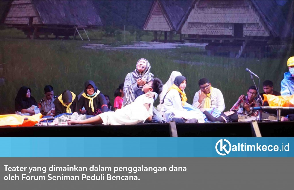 Panggung “Membaca Bencana”, Bersajak sambil Beramal