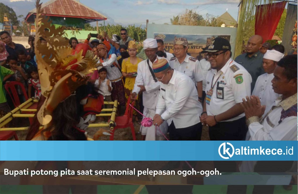 Pemkab Kutim Hadir Perayaan Nyepi di Long Mesangat