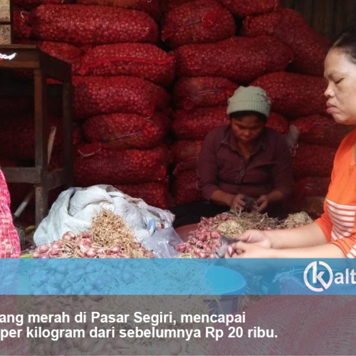 Di Balik Meroketnya Harga Bawang Hingga Tiga Kali Lipat