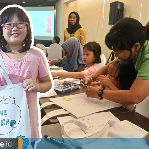 Keseruan Drawing on Totebag Garapan Aston Samarinda