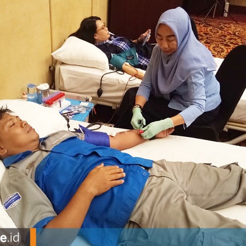 Peringatan Satu Dekade, Donor Darah Rutin Bersama Aston Samarinda