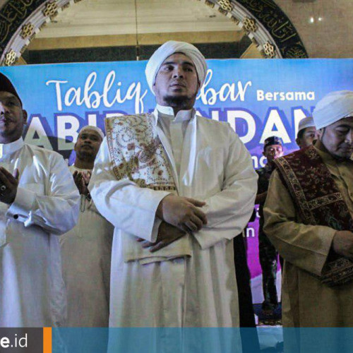 Dari Tabligh Akbar Apri Gunawan Bersama Habib Jindan, Peringati 1 Muharram 1441 Hijriah