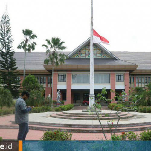 Penghormatan untuk Habibie, Bendera Setengah Tiang di DPRD Kukar