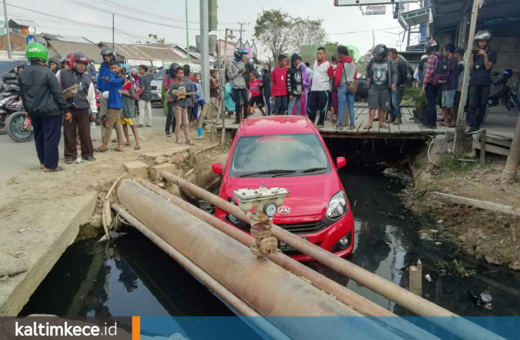 Pengejaran Bandar Sabu, Lima Tembakan, Tabrak Petugas, sampai Mobil Masuk Parit