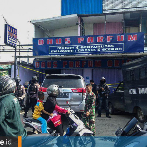 Polisi Bersenjata Gerebek Tiga Lokasi di Samarinda, Terduga Teroris Diamankan ke Mako Brimob