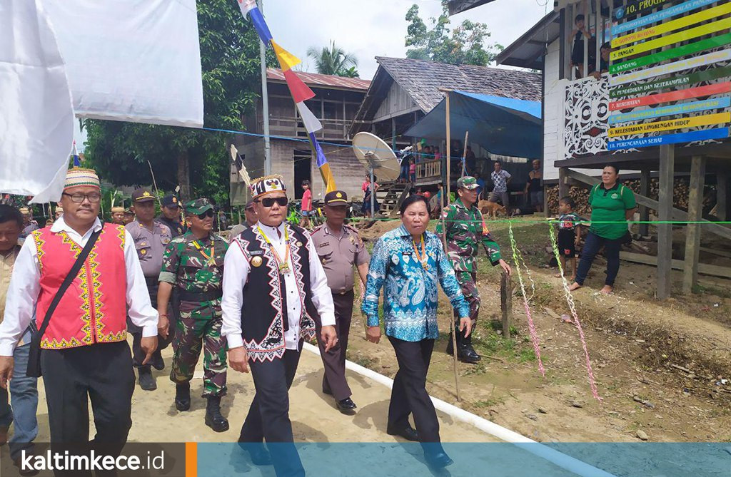 Kado Manis Hari Jadi Kampung Long Hubung Ulu, Listrik PLN Mulai Mengalir