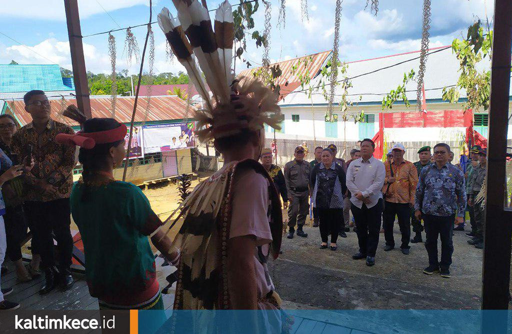 PATEN di Kampung Tiong Ohang, Mendekatkan Pelayanan Pemerintah ke Warga Perbatasan