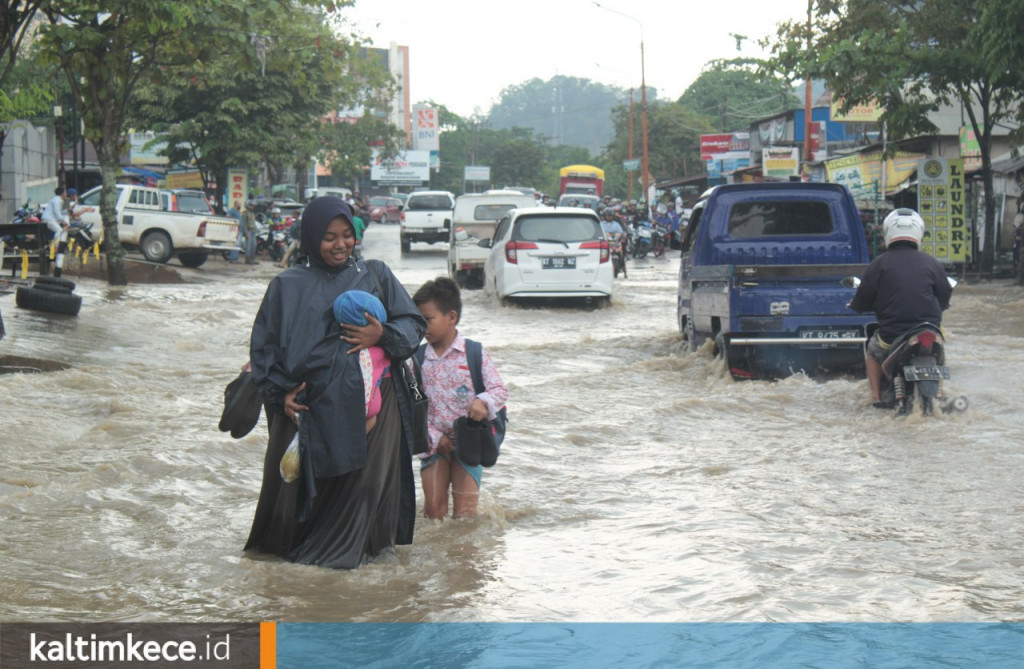 Sudah 7.213 Jiwa Terdampak Banjir dan Longsor, Wali Kota Sedang di Jakarta