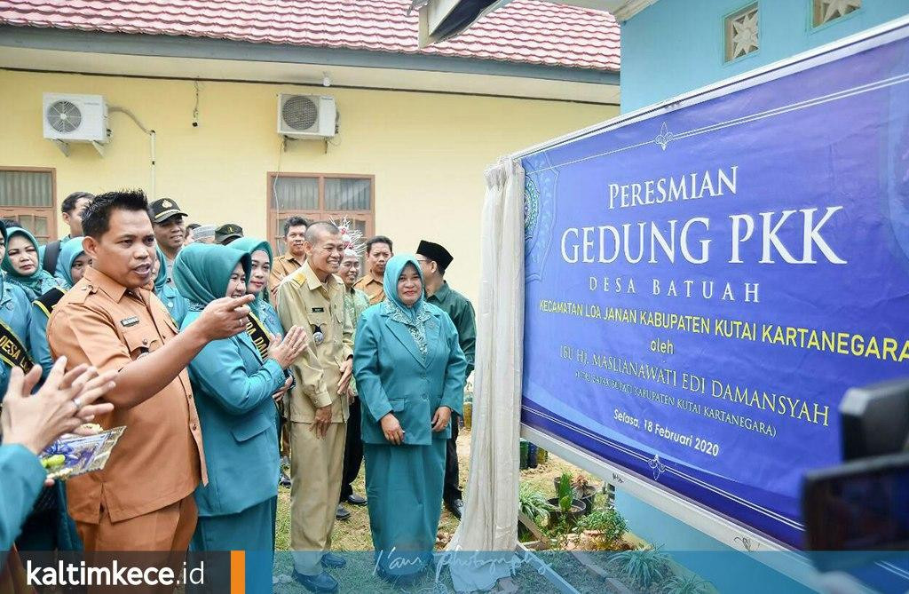 Momen Peresmian Gedung PKK Batuah, Dorong Kaum Ibu Berperan dalam Pembangunan Desa