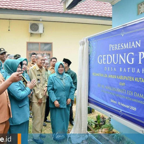 Momen Peresmian Gedung PKK Batuah, Dorong Kaum Ibu Berperan dalam Pembangunan Desa