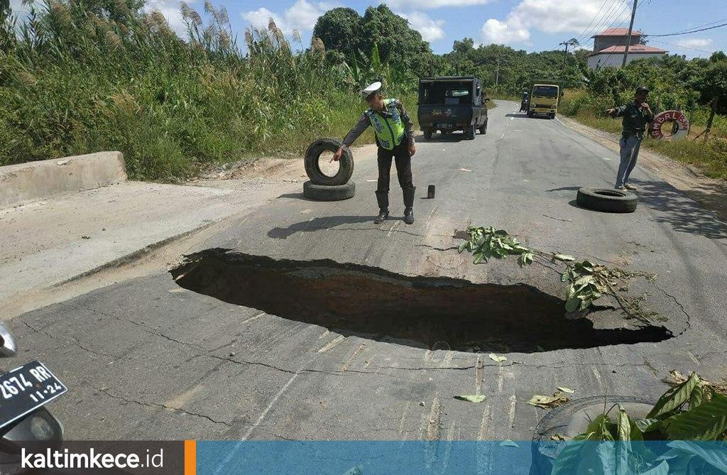 Jalan Ambles di Kilometer 7 Bontang-Sangatta, Rekayasa Lalu Lintas via Jalan Pertamina