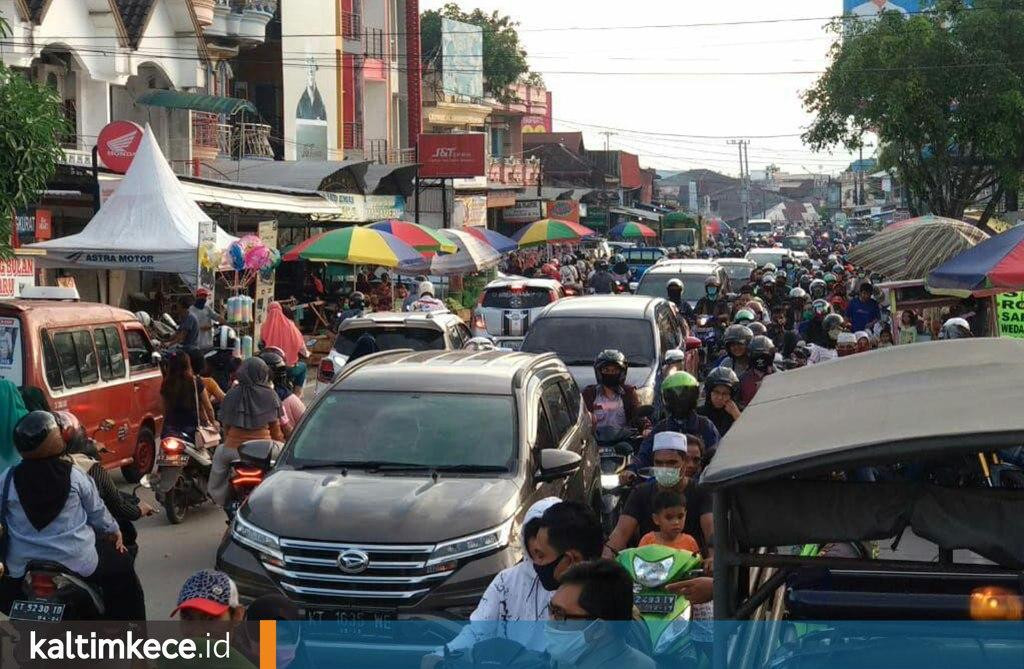 Menengok Pasar Ramadan di Lambung Mangkurat yang Tetap Ramai di Tengah Pandemi