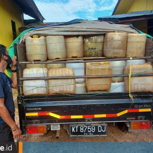 Angkut 2.600 Liter BBM Pakai Pikap, Pria 28 Tahun Diamankan di Jalan Poros Berau-Samarinda