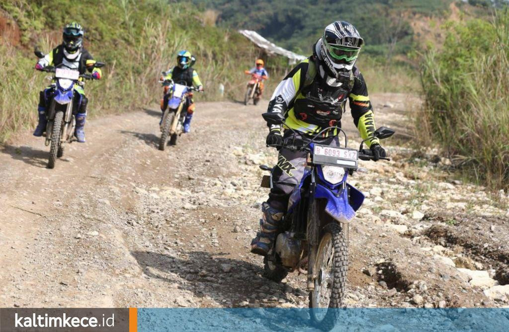 Adventure Touring Ekspresikan Semangat Kemerdekaan, Terabas Jalur Off Road dengan WR 155R