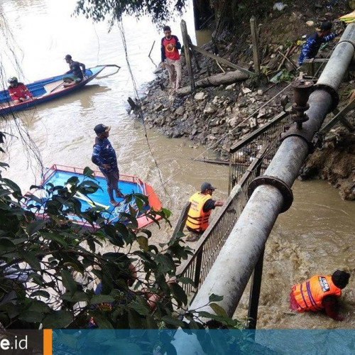 Balita 3 Tahun Menghilang Diduga Terseret Arus Deras Anak Sungai Belakang Rumah Neneknya