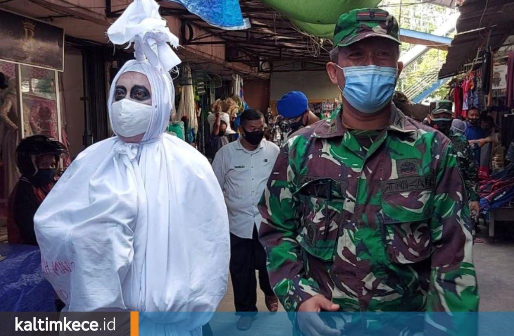 Ketika Operasi Yustisi TNI/Polri di Samarinda Diikuti Pocong, Ingatkan Pentingnya Protokol Kesehatan