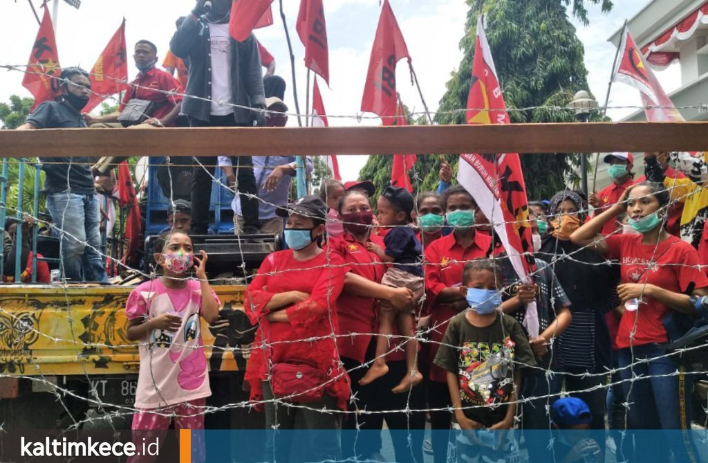 Hak-Hak Dicabut, Diminta Berhenti ketika Hamil, Pekerja Tiga Perusahaan Sawit Unjuk Rasa di DPRD Kutim