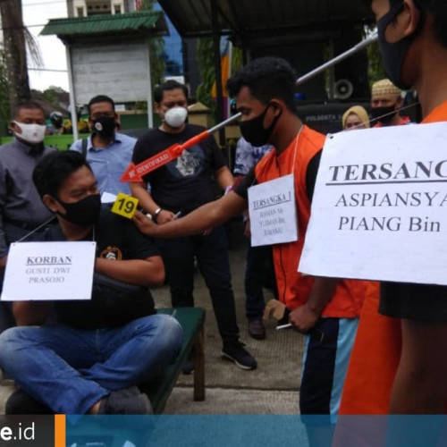 Rekonstruksi Kasus Dua Pemuda Didorong ke Sungai Mahakam, Amarah Ayah Korban Meluap