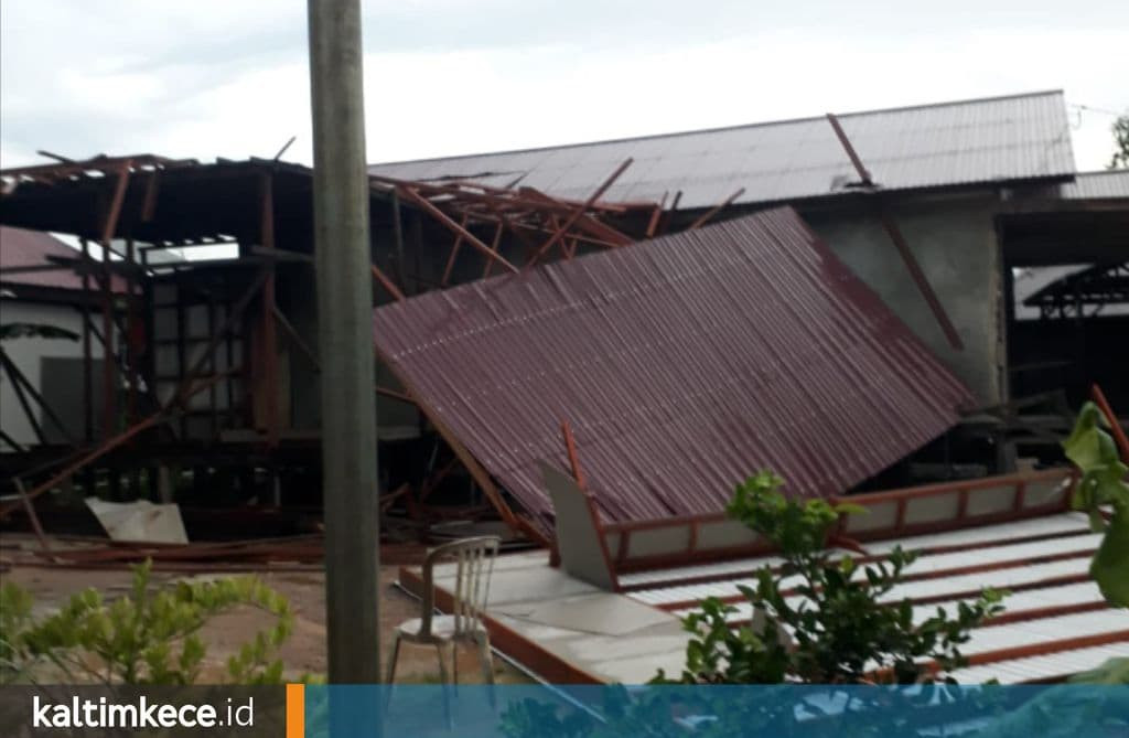 Angin Puting Beliung Hancurkan Puluhan Rumah di Sangatta Utara, Warga Minta Bantuan Tenda