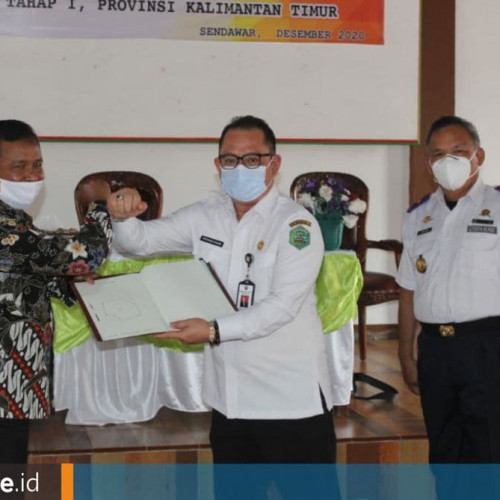 Pemkab Mahulu Terima Sertifikat Tanah Hak Pakai Bandara Ujoh Bilang Tahap I