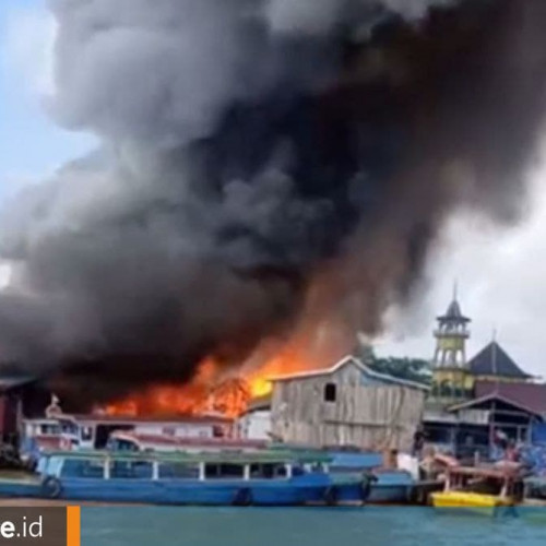 Puluhan Rumah Terbakar di Samarinda Seberang, Selang Pemadam Direbut, Petugas Dipukul Warga