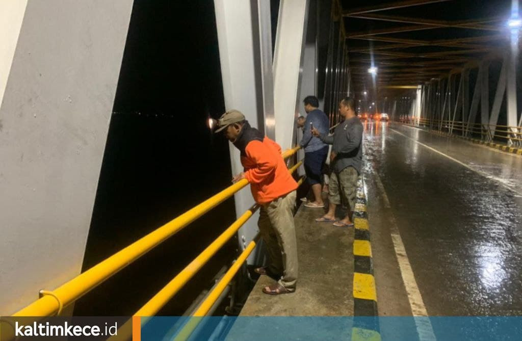 Pilar Bergeser, Jalan Retak, Jembatan Dondang Rusak Cukup Parah setelah Kembali Ditabrak Tongkang