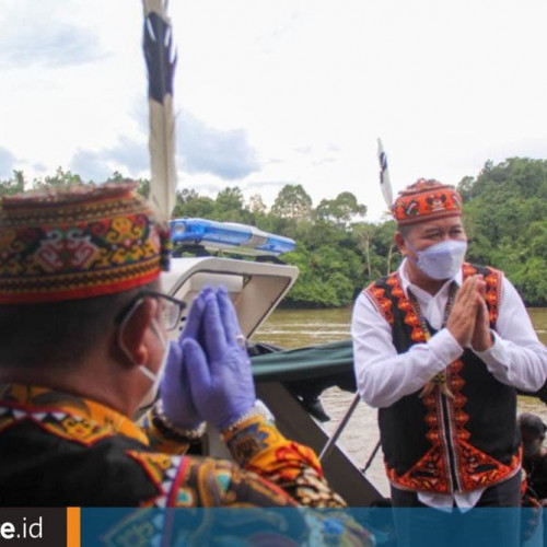 Melihat Prosesi Napoq dan Gemhing, Tradisi Adat Dayak dalam Penyambutan Bupati Mahakam Ulu