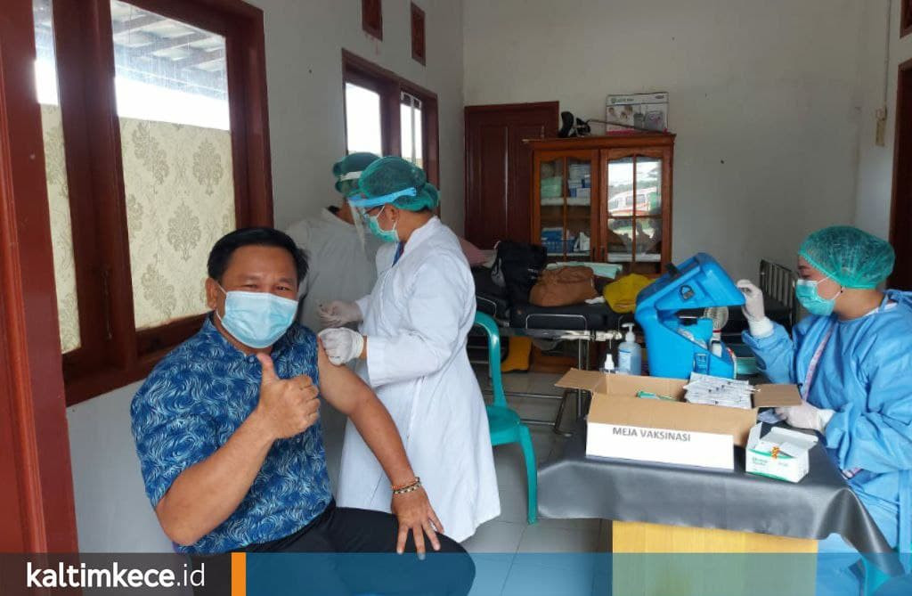 Sebanyak 459 Pelaku Pelayanan Publik Menjadi Sasaran Vaksinasi Covid-19 di Mahulu