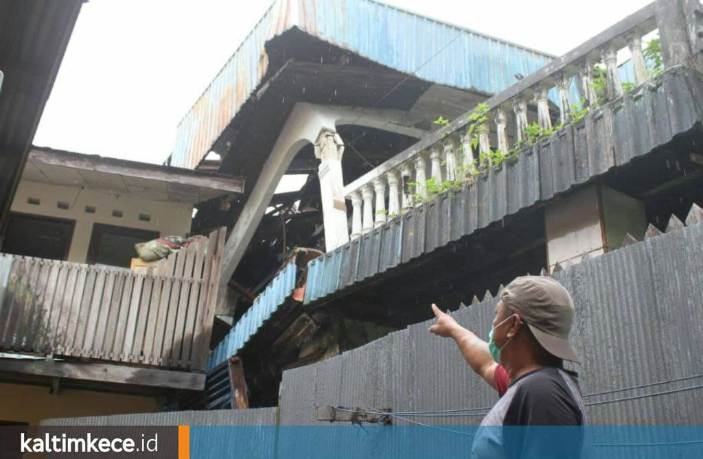 Hujan Deras Sembilan Jam di Balikpapan, Tinggi Banjir Tembus 1 Meter, Satu Rumah Ambruk