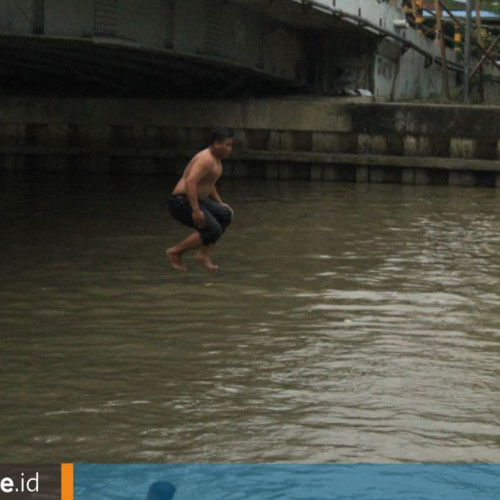 Limbah Minyak Jelantah Mencemari Sungai Karang Mumus, Pemicu Banjir dan Berbagai Penyakit