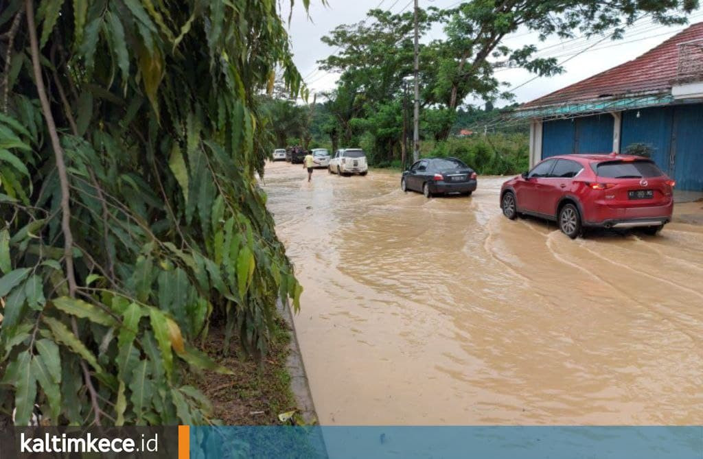 Hujan Deras Lima Jam, Genangan Mengepung Kukar, Rendam Sawah dan Rumah Sakit