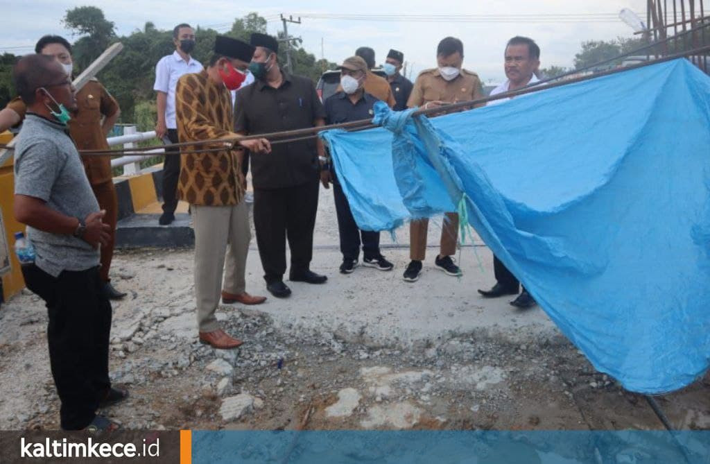 Rusaknya Jembatan Rp 14 Miliar di Marangkayu, Kukar, yang Baru Enam Bulan Diresmikan