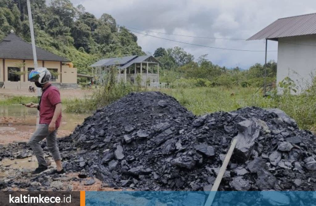 Enam “Dosa” Besar Tambang Ilegal, dari Memperparah Banjir, Rusak Jalan, hingga Solar Langka