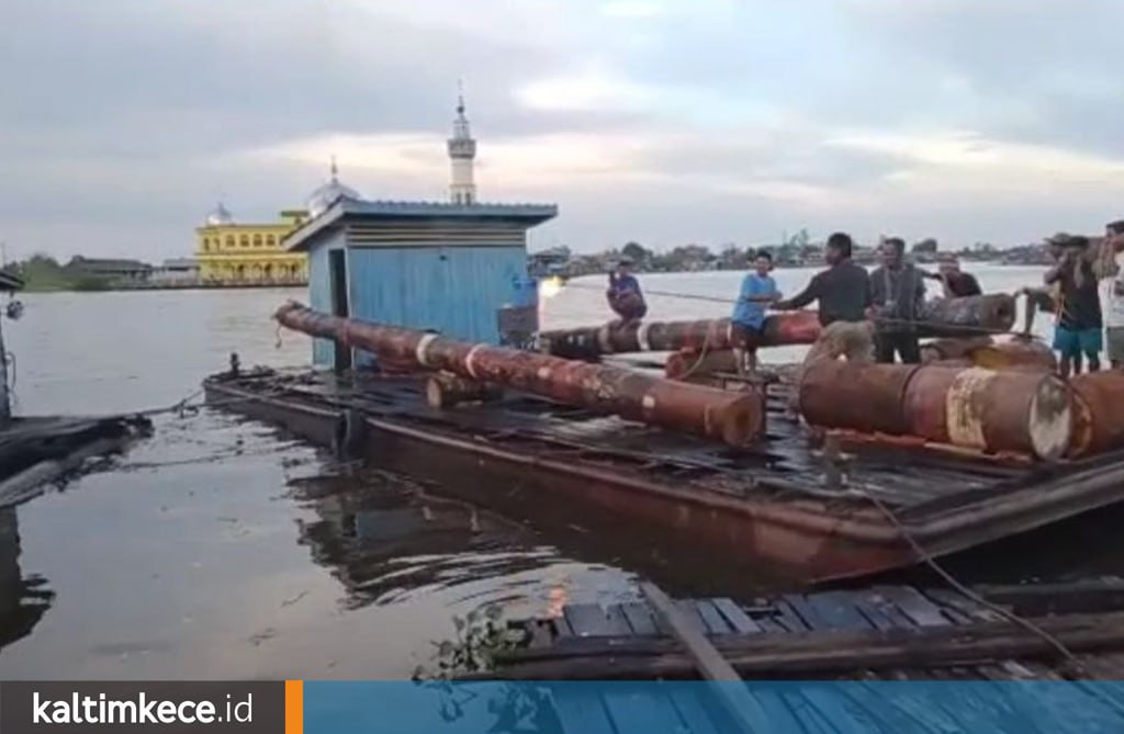 Meriam Pohon Kelapa Tanda Berbuka Puasa di Muara Muntai, Kukar, Tradisi 72 Tahun yang Terjaga