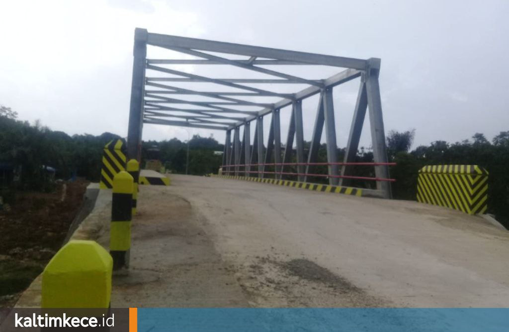 Cukup Enam Bulan Pemkab Kukar Membangun Lagi Jembatan Long Penjalin yang Hancur Diterjang Banjir