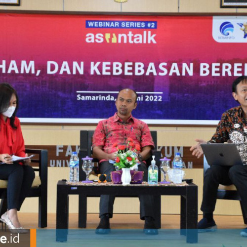 Belajar Mengkritik yang Tak Terjebak Perkara dari Diskusi Kemenkominfo dan FH Unmul